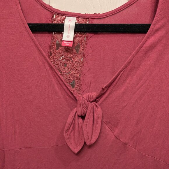 Cotton tie front top with lace fetaily - Picture 2 of 6